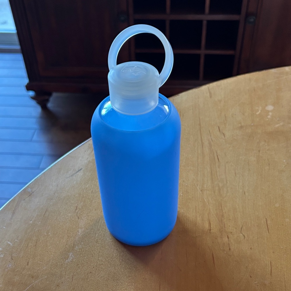 bkr Sky Blue Bottle with Frosted Cap